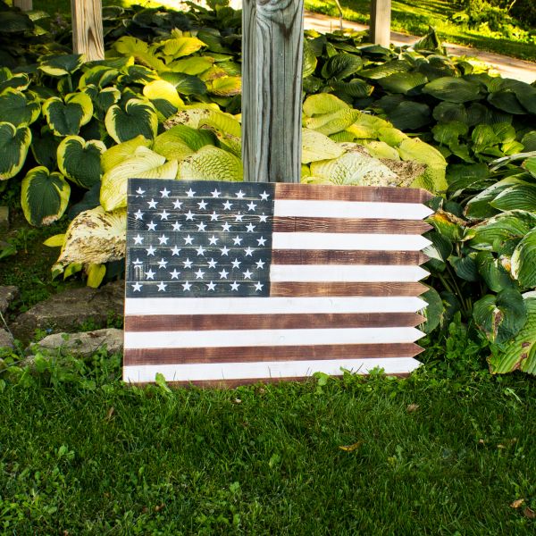 Wooden Outdoor American Flag Wall Sign With Picket Edge Design - Nature Hills Nursery - Garden Center Item - 